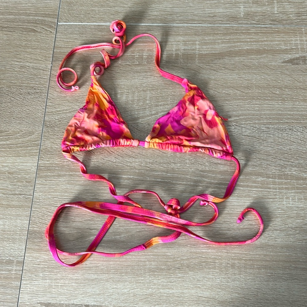 437 printed bikini top